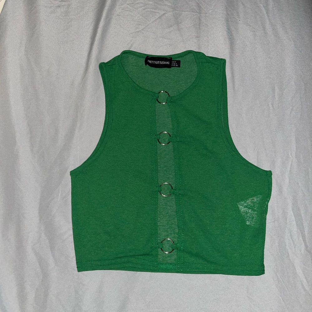 PrettyLittleThing Emerald Ring Detail Crop Top